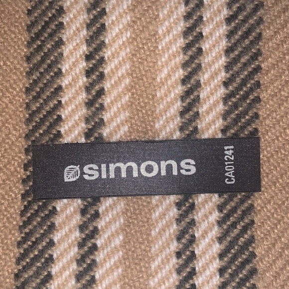 Simons Plaid Scarf - Picture 3 of 3
